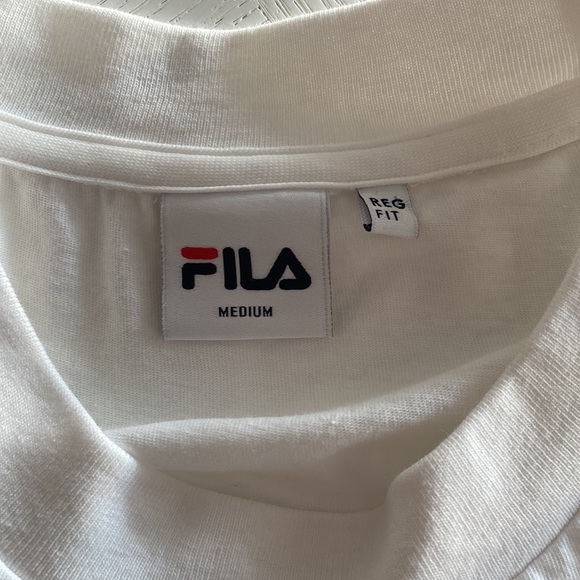 🌼 FILA - Short Sleeve Crop T-Shirt 🌼 - Picture 4 of 9